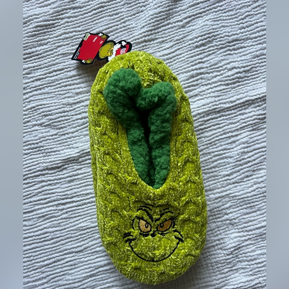 NWT Grinch Slippers S/M